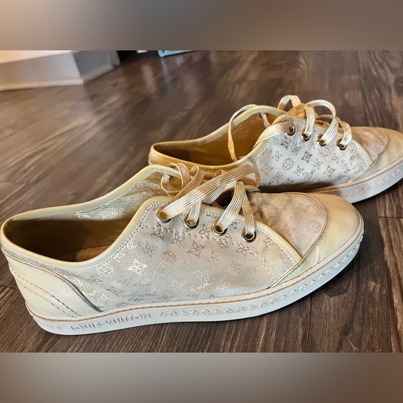 Authentic Louis Vuitton Gold Sneakers. - Picture 3 of 9